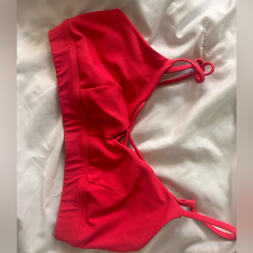 Red Alo Sports bra